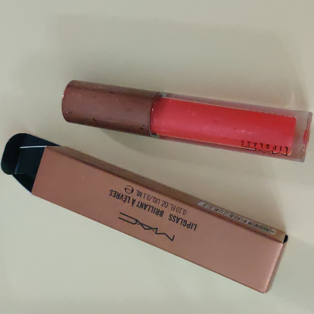 MAC LIPGLASS TOO COOL FOR POOL